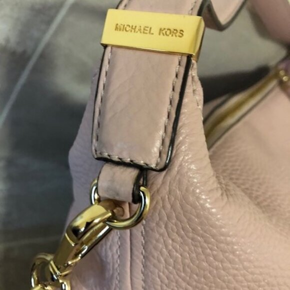 Michael Kors Leather Shoulder Bag EUC - Picture 12 of 15